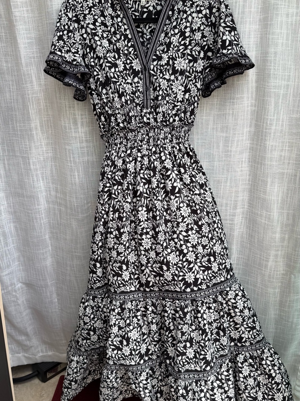 Max Studio Black and White Floral Peasant Top